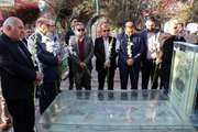قبور مطهر شهدای شیراز در نخستین روز از دهه فجر گلباران شد