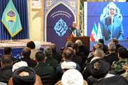 ضیافت نور در شیراز؛ دیدار رمضانیه جمعی از خانواده‌ شهدا و ایثارگران با امام جمعه شیراز 
